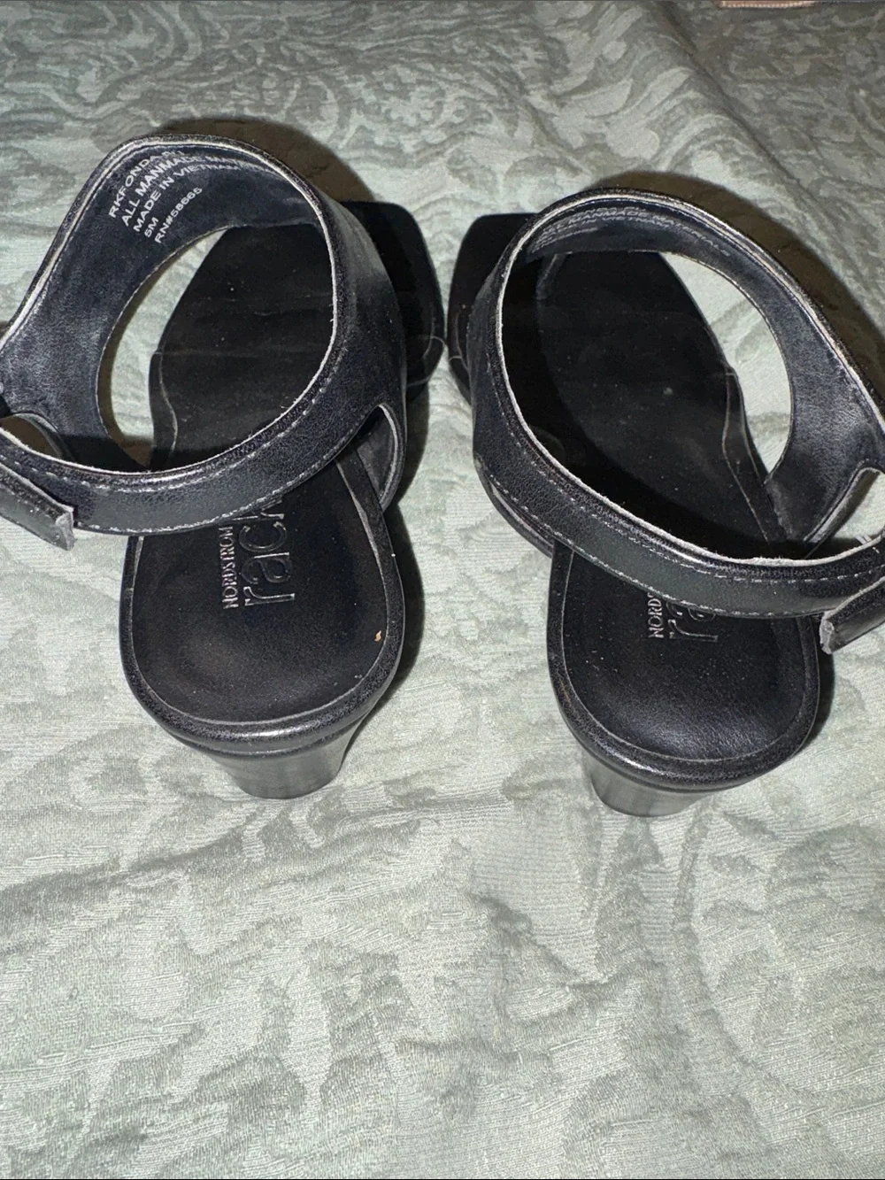 Black Nordstrom Rack 2 inch heeled sandals size 5M